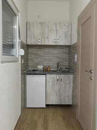 Гостевой дом Spasic Apartments Сутоморе Двухместный номер с 1 кроватью и балконом-10