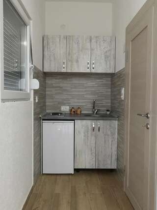 Гостевой дом Spasic Apartments Сутоморе Двухместный номер с 1 кроватью и балконом-1